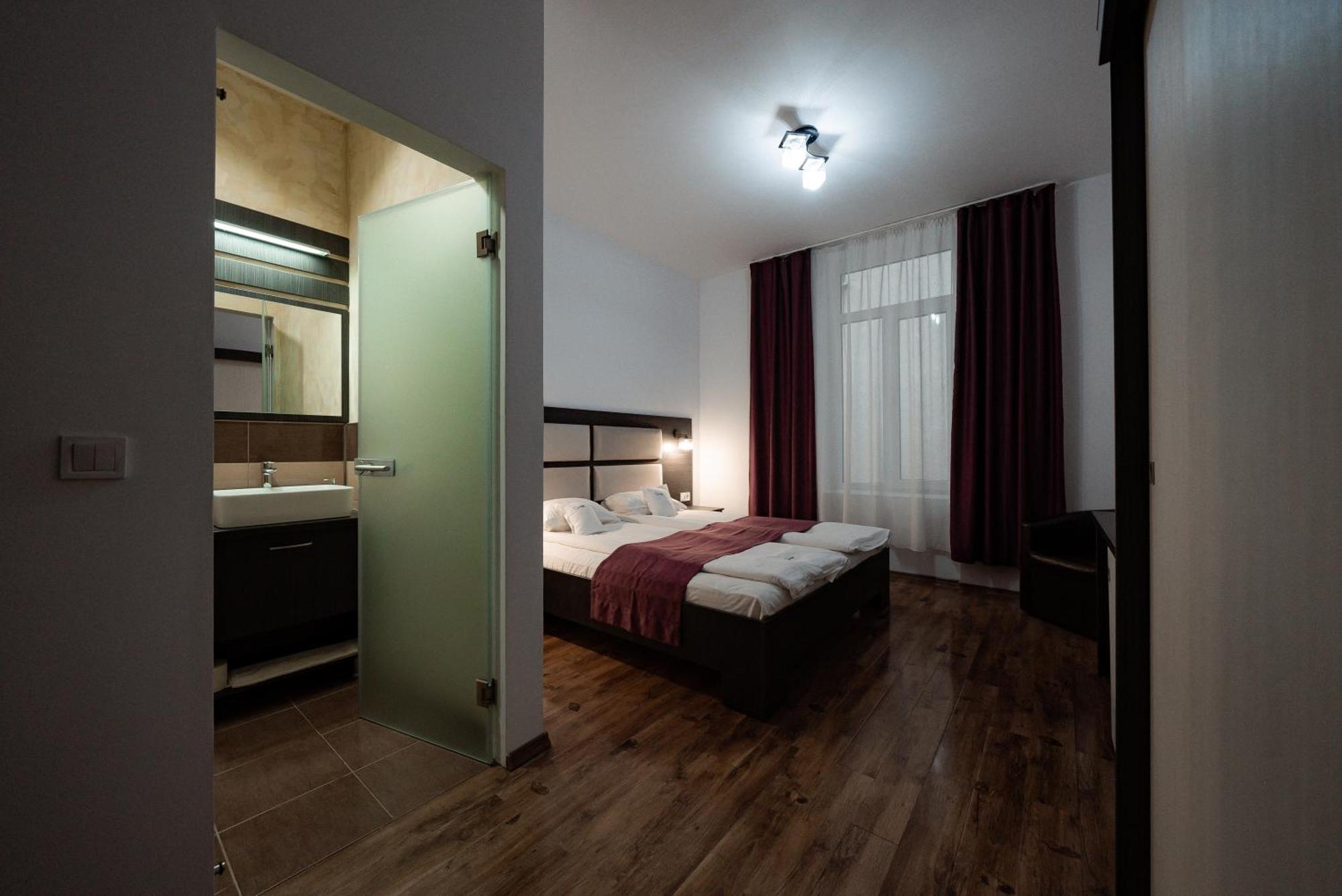 Quantum House Hotel Dornavátra Kültér fotó