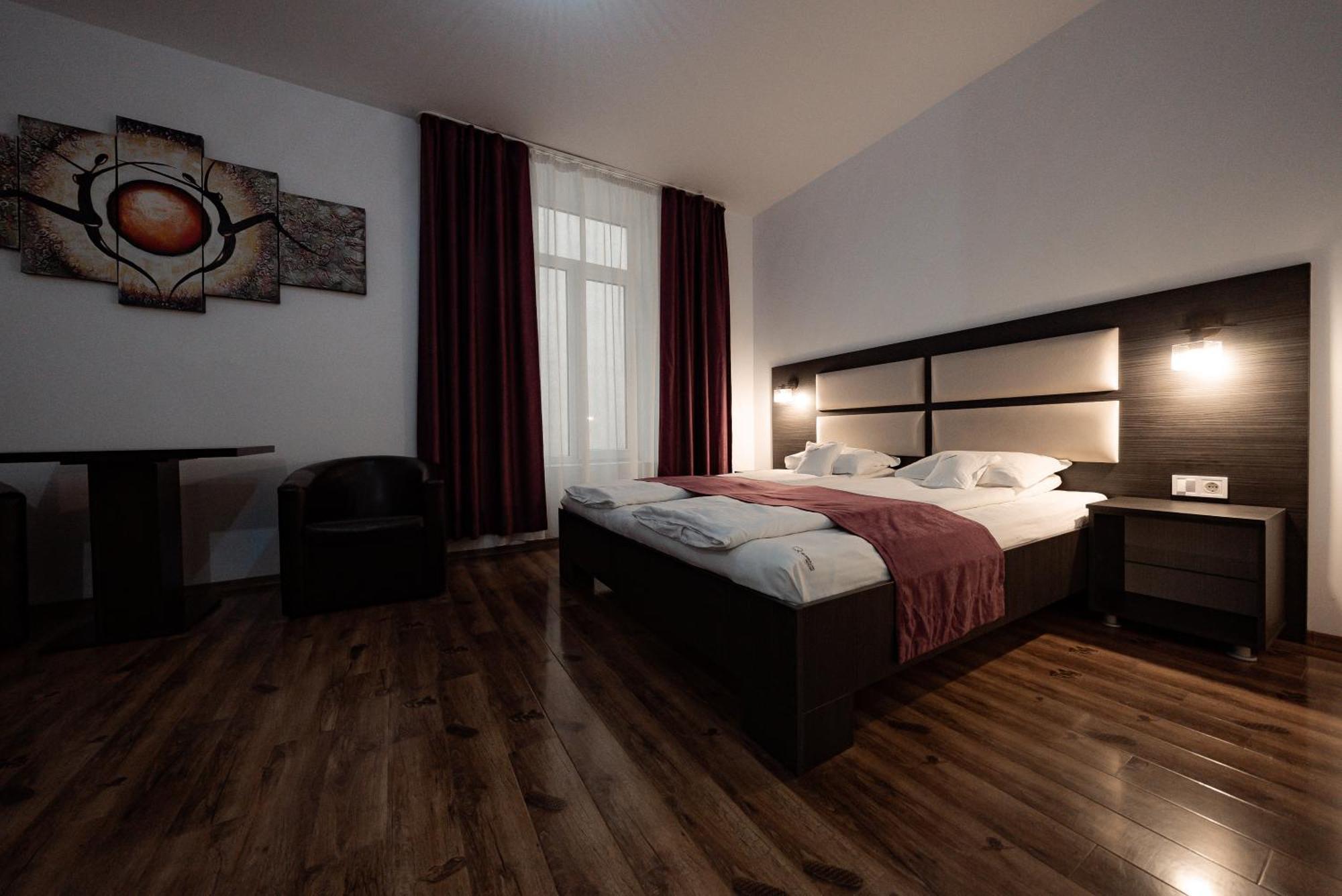 Quantum House Hotel Dornavátra Kültér fotó
