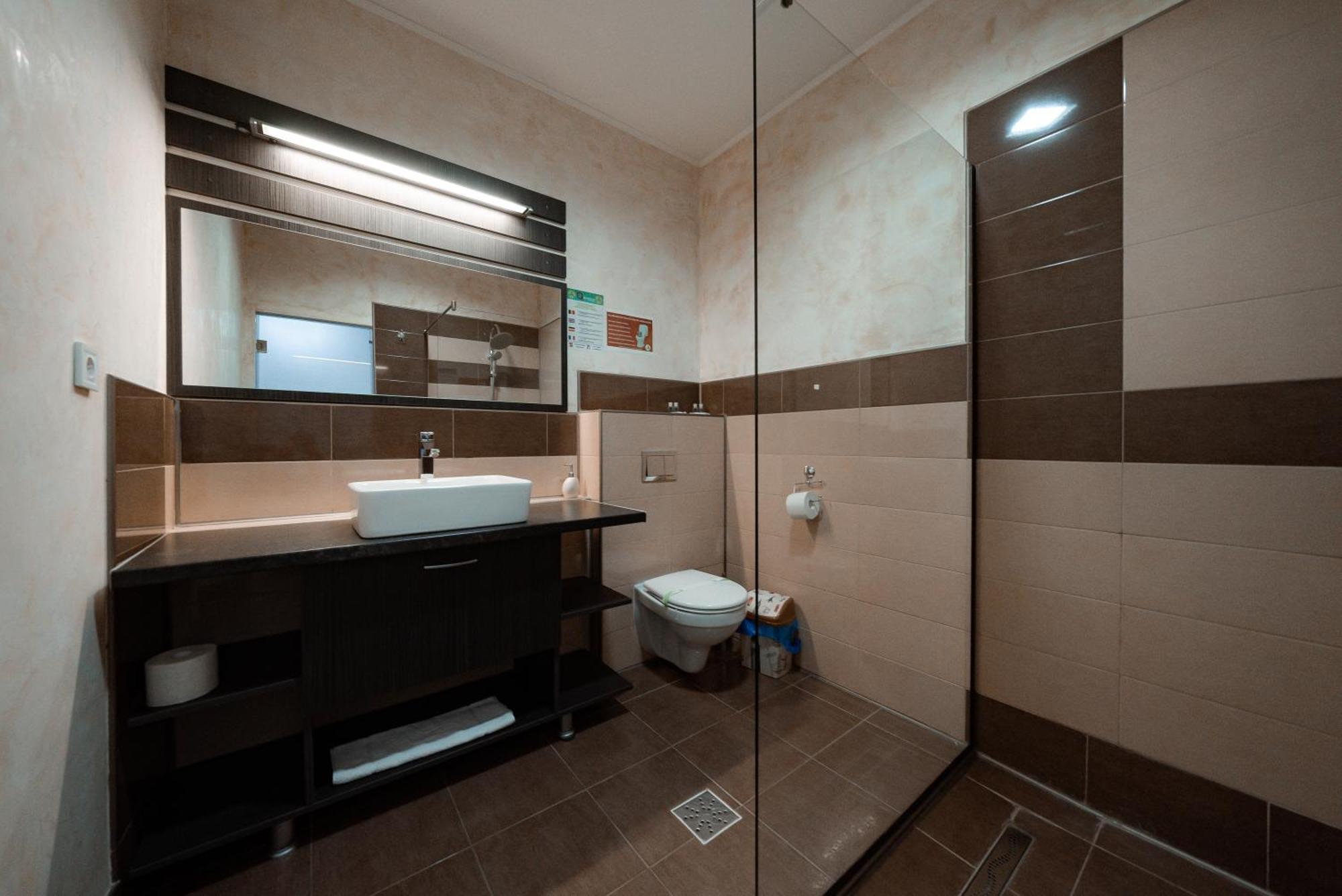 Quantum House Hotel Dornavátra Kültér fotó