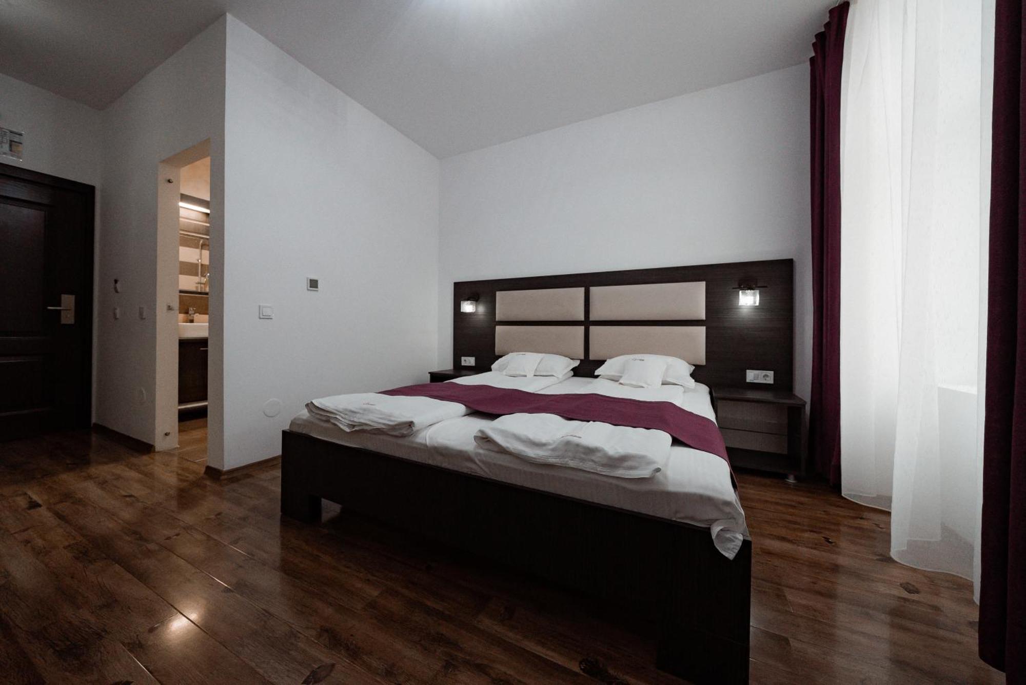 Quantum House Hotel Dornavátra Kültér fotó